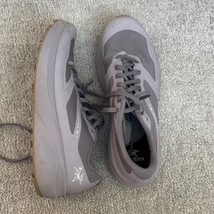 Arc'teryx Women's Running Trail Shoes in Purple and Brown - size 9